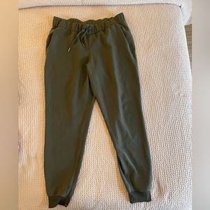 Lululemon joggers in olive green size 8